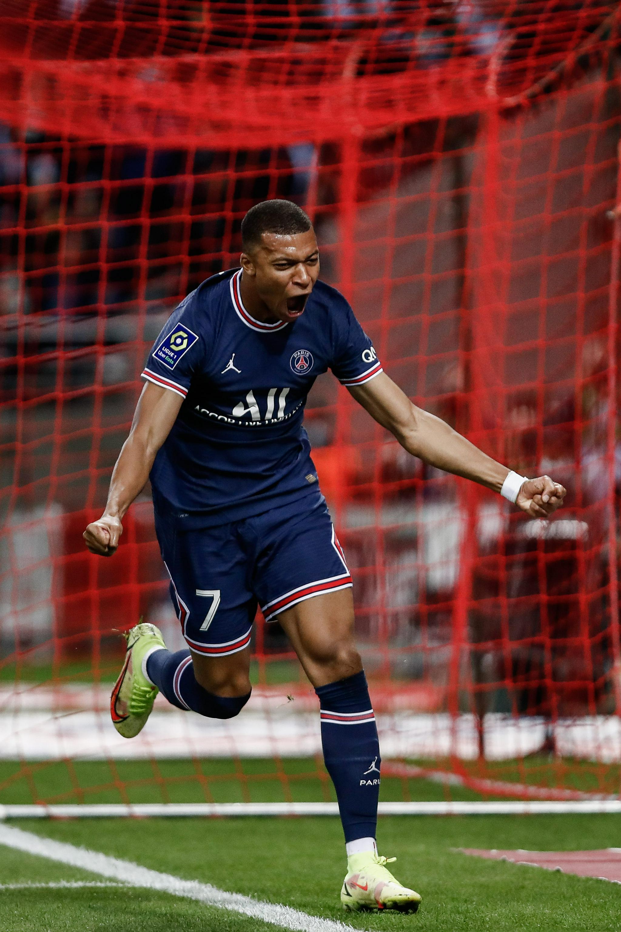 东体：布罗萨默是“老北京”，曾在国安当青训教练（东体：布罗萨默与北京渊源深，曾执教国安青训）