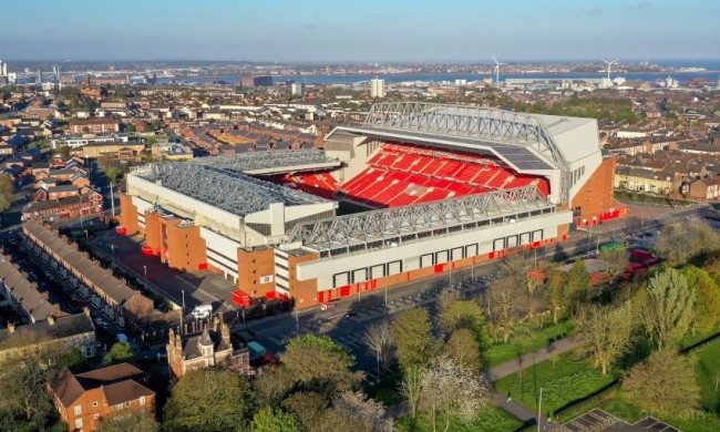 掘金约基奇豪取三双助球队连胜（约基奇砍三双，掘金豪取连胜）