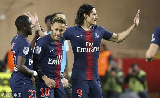 二人都是脖子以下世界级，巴神问题不在脖子以上，内马尔问题脖子上、下都有（两人皆属“脖子以下”世界级：巴神问题不在头脑，内马尔则头脑与赛场层面皆有隐忧）