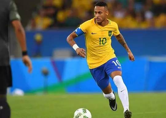 粤港澳逾300名青少年空手道选手同台竞技（粤港澳三地300多名青少年空手道选手同场角逐）