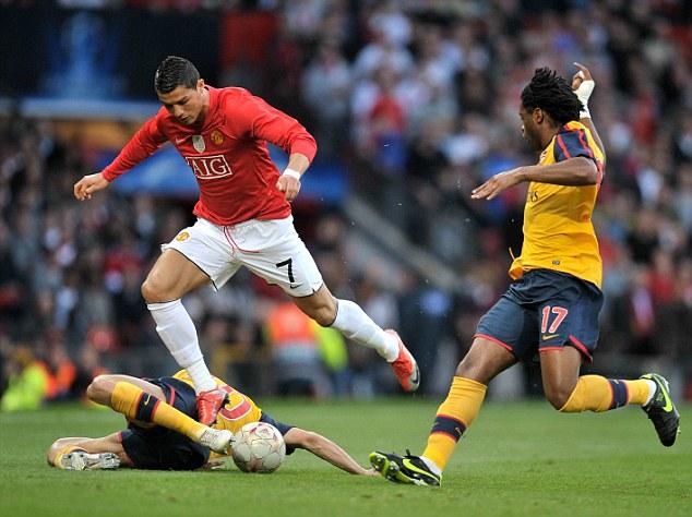 库拉索助教：人们太疯狂了！我们的岛屿太小，装不下这份喜悦（库拉索助教感叹：全民狂欢，小岛盛不下这份喜悦）