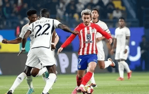 本菲卡旧将路易松晒照说在学习，照片显示他问AI足球总监职责（本菲卡旧将路易松晒照称正学习，向AI询问足球总监职责）